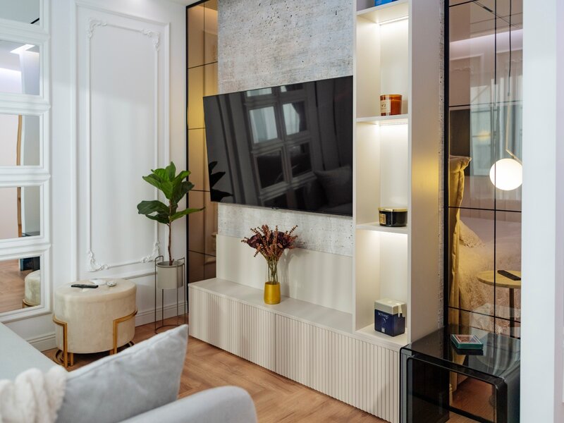 Decebal, 3/4, renovata integral, mobilata si utilata lux, bloc reabilitat