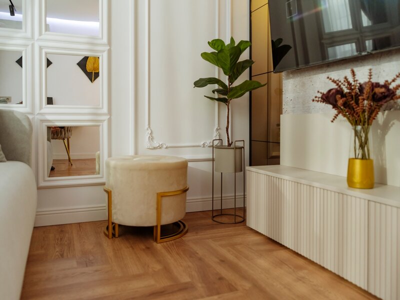 Decebal, 3/4, renovata integral, mobilata si utilata lux, bloc reabilitat