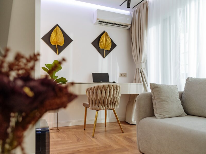 Decebal, 3/4, renovata integral, mobilata si utilata lux, bloc reabilitat